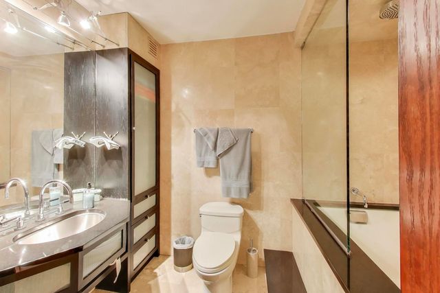 100 E Walton Street 42F, Chicago, IL 60611