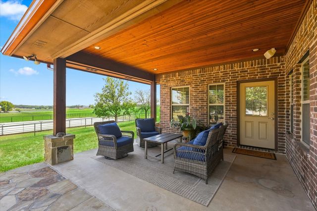 9229 Hub Clark Road, Pilot Point, TX 76258