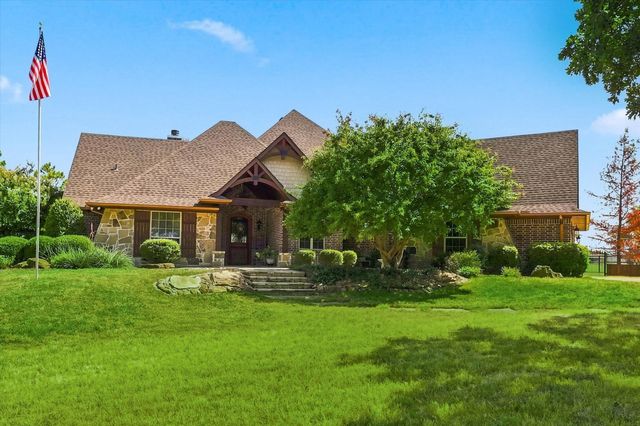 9229 Hub Clark Road, Pilot Point, TX 76258