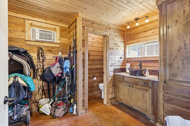 9229 Hub Clark Road, Pilot Point, TX 76258