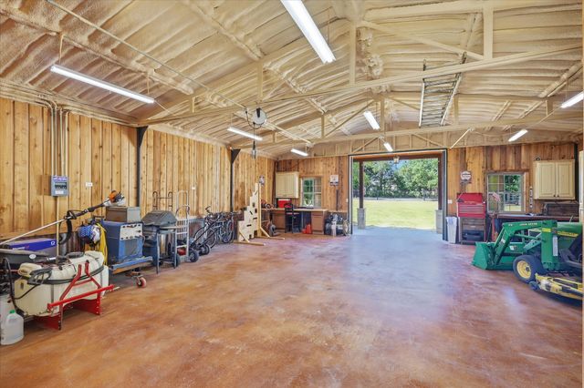 9229 Hub Clark Road, Pilot Point, TX 76258