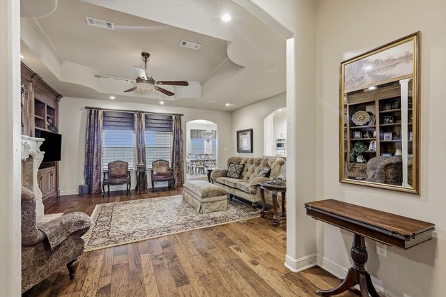 9229 Hub Clark Road, Pilot Point, TX 76258