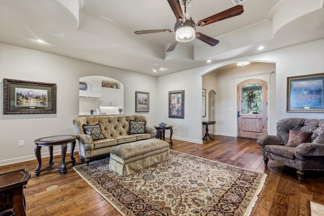 9229 Hub Clark Road, Pilot Point, TX 76258