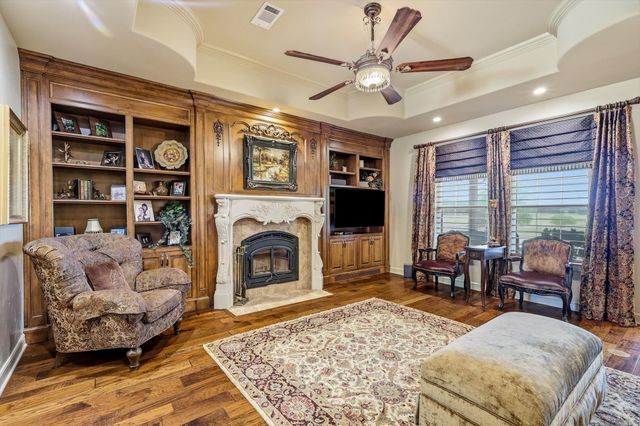 9229 Hub Clark Road, Pilot Point, TX 76258