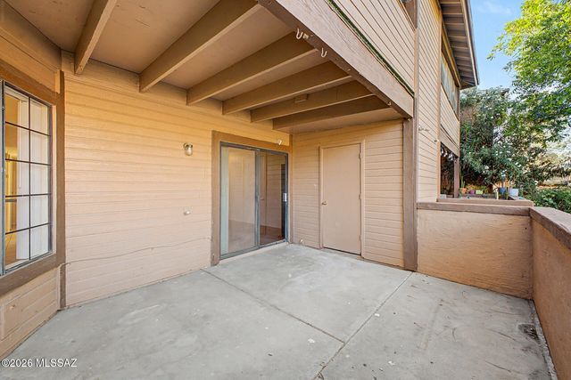 1689 W Wood Bridge Court, Tucson, AZ 85746
