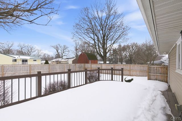 117 Saslon Park Drive, Salina, NY 13088