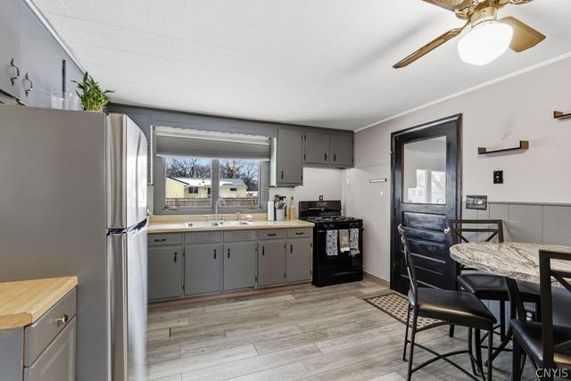 117 Saslon Park Drive, Salina, NY 13088