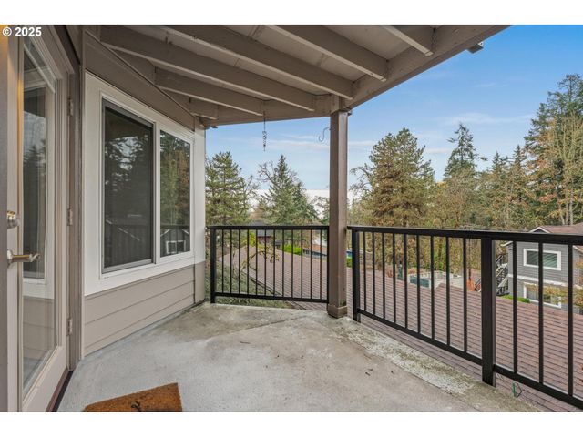 20030 MARIGOLD Ct 15, West Linn, OR 97068