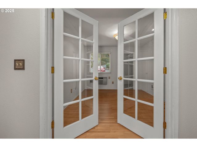 20030 MARIGOLD Ct 15, West Linn, OR 97068