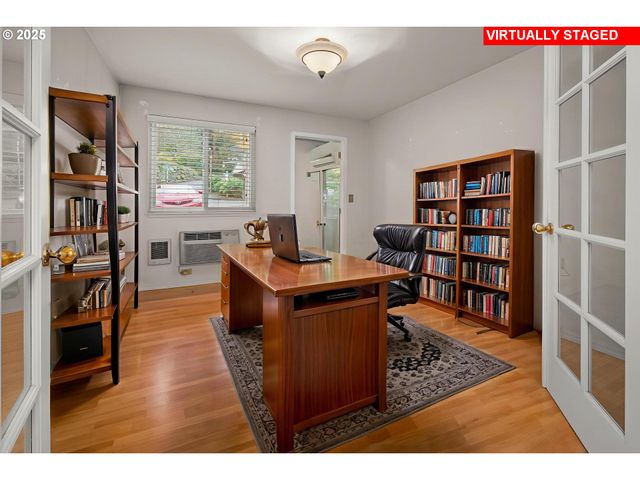 20030 MARIGOLD Ct 15, West Linn, OR 97068