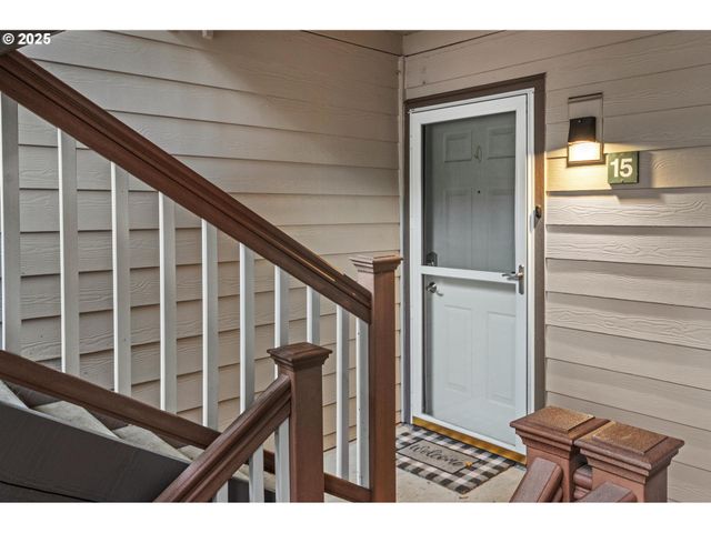 20030 MARIGOLD Ct 15, West Linn, OR 97068