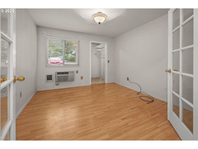 20030 MARIGOLD Ct 15, West Linn, OR 97068