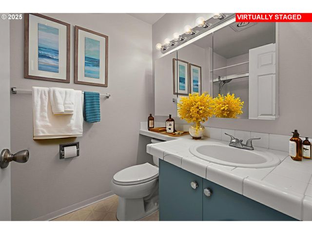 20030 MARIGOLD Ct 15, West Linn, OR 97068