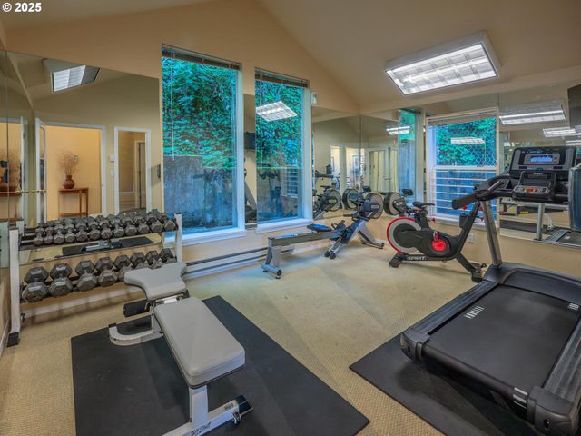 20030 MARIGOLD Ct 15, West Linn, OR 97068