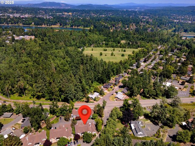 20030 MARIGOLD Ct 15, West Linn, OR 97068