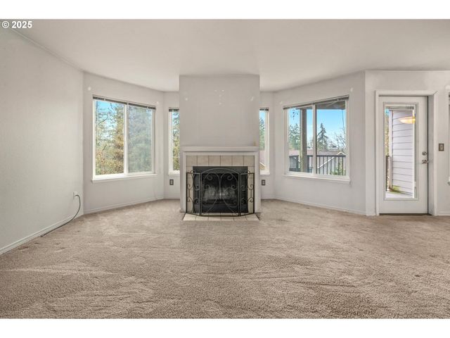 20030 MARIGOLD Ct 15, West Linn, OR 97068