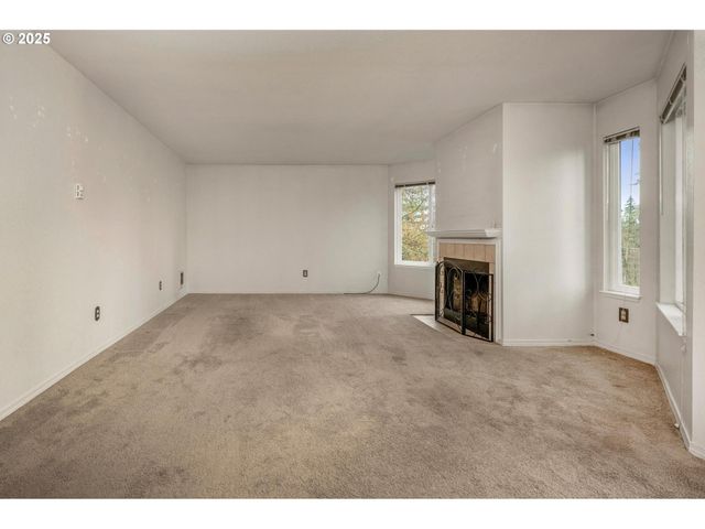 20030 MARIGOLD Ct 15, West Linn, OR 97068