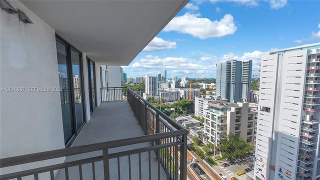 999 SW 1st Ave 2009, Miami, FL 33130