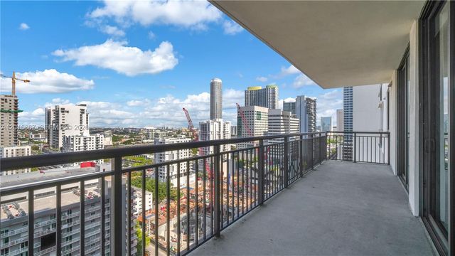 999 SW 1st Ave 2009, Miami, FL 33130