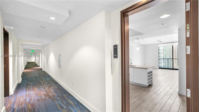 999 SW 1st Ave 2009, Miami, FL 33130