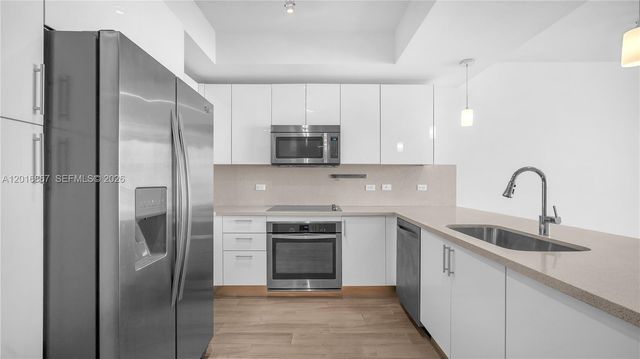 999 SW 1st Ave 2009, Miami, FL 33130