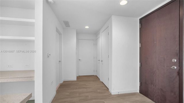 999 SW 1st Ave 2009, Miami, FL 33130
