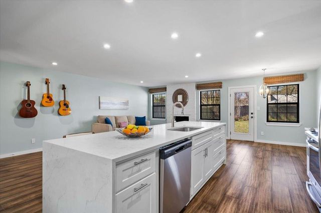 6102 Bullard DR B, Austin, TX 78757