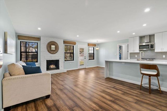 6102 Bullard DR B, Austin, TX 78757