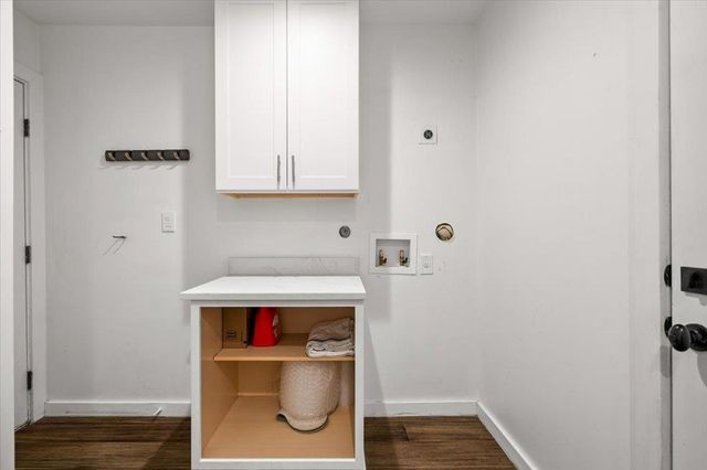 6102 Bullard DR B, Austin, TX 78757