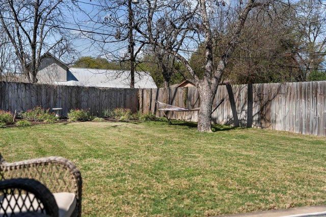 6102 Bullard DR B, Austin, TX 78757