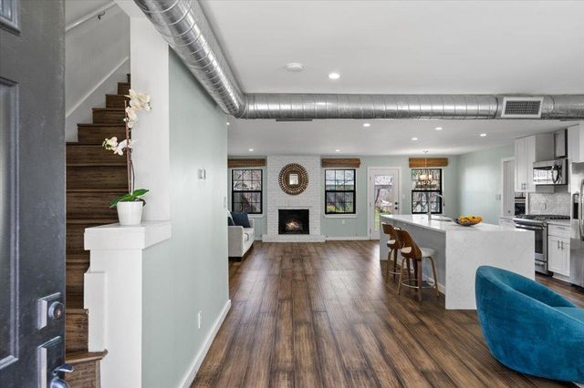 6102 Bullard DR B, Austin, TX 78757