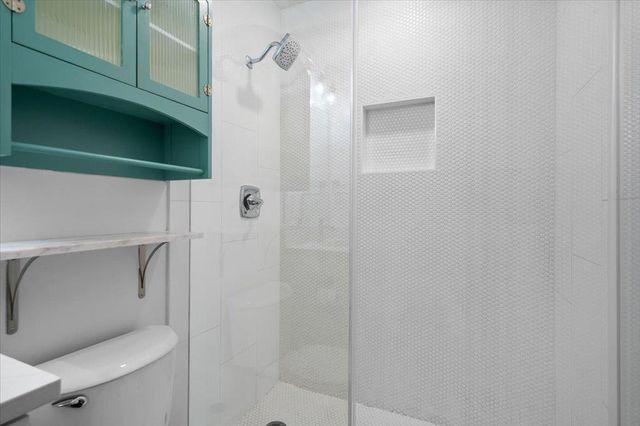 6102 Bullard DR B, Austin, TX 78757