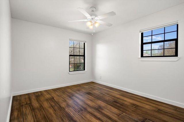 6102 Bullard DR B, Austin, TX 78757