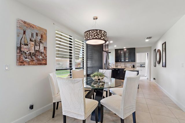 261 Old Meadow Way Way, Palm Beach Gardens, FL 33418