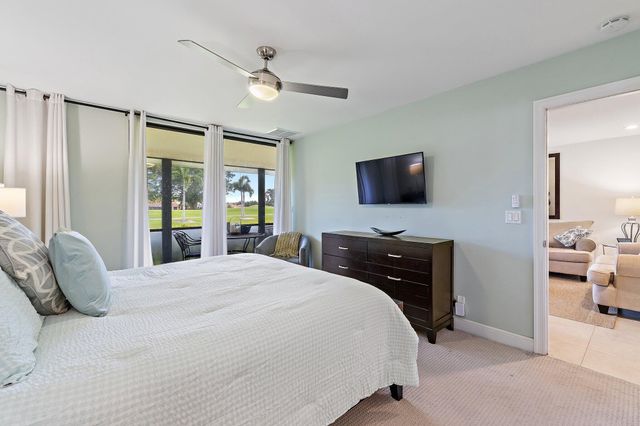 261 Old Meadow Way Way, Palm Beach Gardens, FL 33418