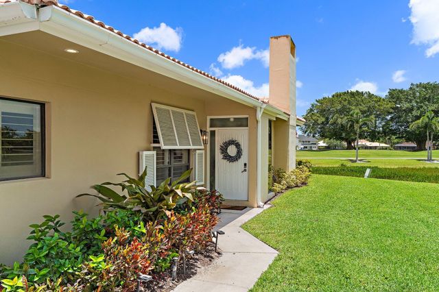 261 Old Meadow Way Way, Palm Beach Gardens, FL 33418