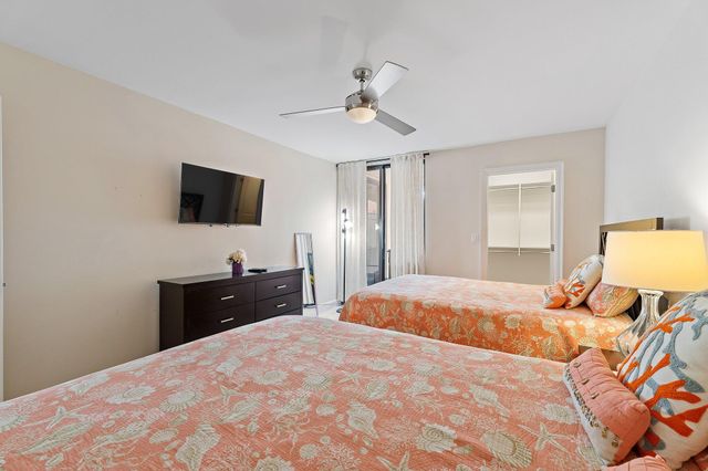 261 Old Meadow Way Way, Palm Beach Gardens, FL 33418