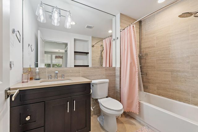 261 Old Meadow Way Way, Palm Beach Gardens, FL 33418