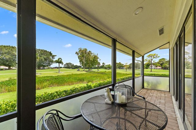 261 Old Meadow Way Way, Palm Beach Gardens, FL 33418