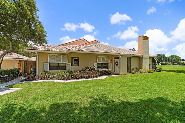 261 Old Meadow Way Way, Palm Beach Gardens, FL 33418