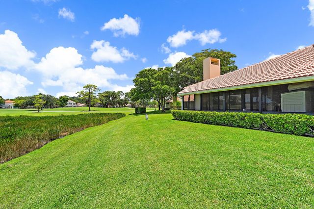 261 Old Meadow Way Way, Palm Beach Gardens, FL 33418