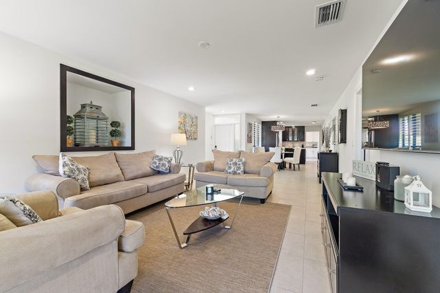 261 Old Meadow Way Way, Palm Beach Gardens, FL 33418