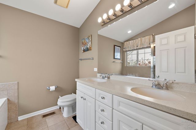11861 Davis Lane, Huntley, IL 60142