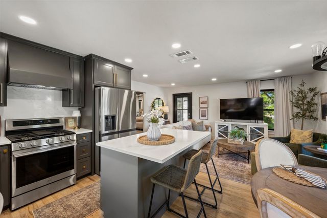6601 E Mockingbird Lane, Dallas, TX 75214