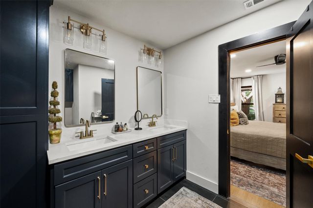 6601 E Mockingbird Lane, Dallas, TX 75214