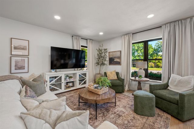 6601 E Mockingbird Lane, Dallas, TX 75214