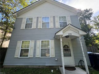 228 Realty LN, Virginia Beach, VA 23454