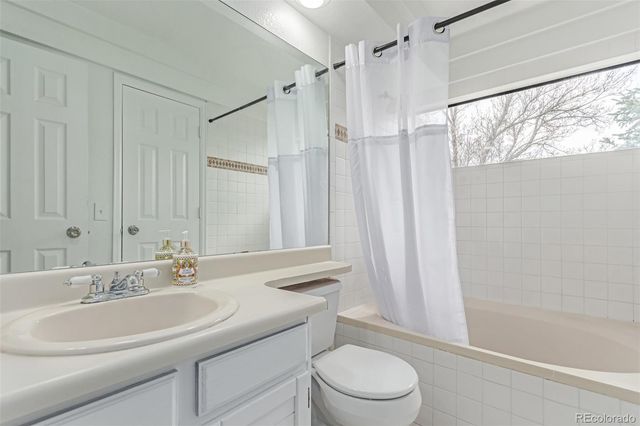 2675 S Deframe Circle, Lakewood, CO 80228