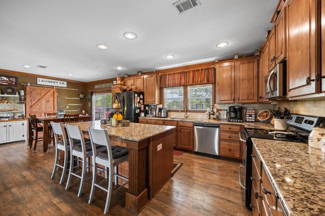 3518 Oil Field Road, Bellville, TX 77418