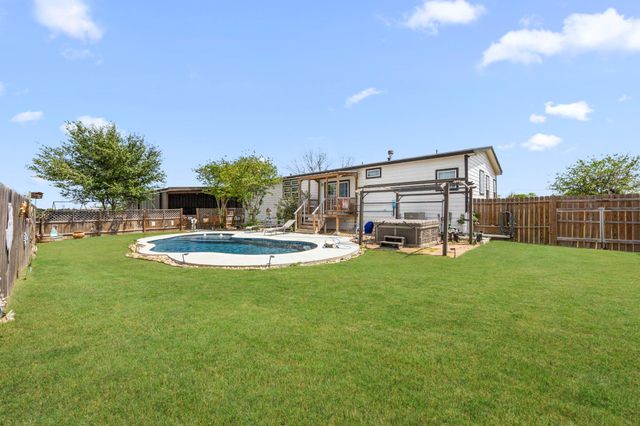 3518 Oil Field Road, Bellville, TX 77418